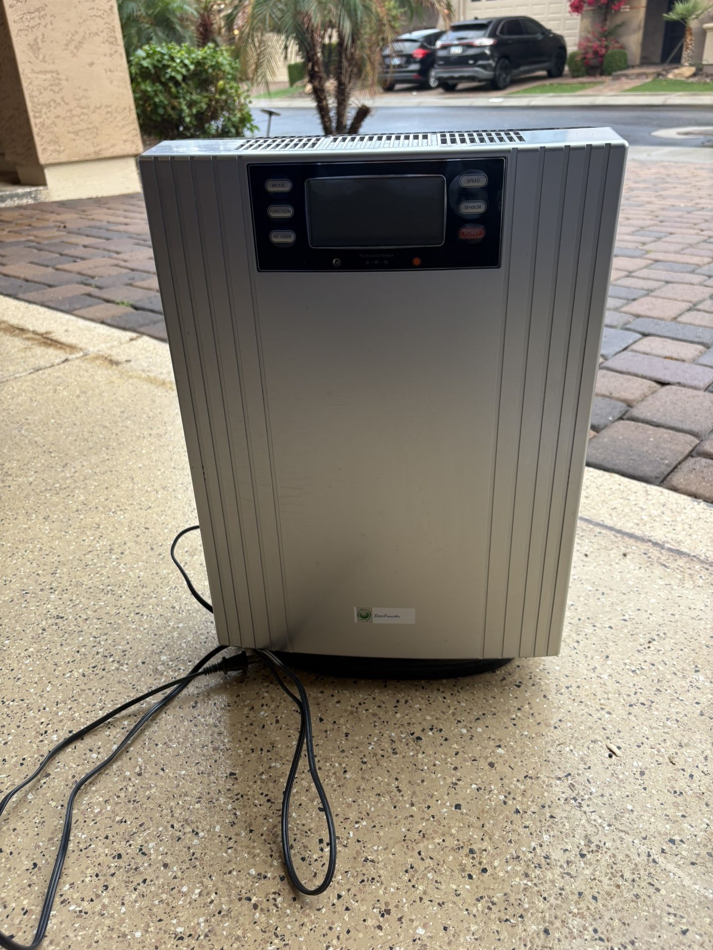 Navigation Superior Anion Air Purifier Model 988