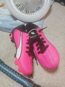 Kleets shoes