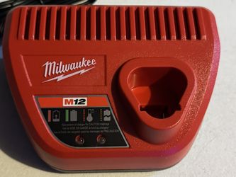 Milwaukee M12 Charger (new)