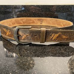 Vtg Pathfinder Handmade in USA Western Leather Belt Brown Decorative Ducks 34”
