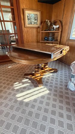 Table / chairs (will separate) FREE