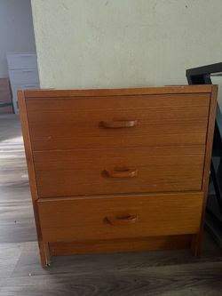 FREE BED SIDE TABLE