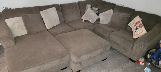 Couches With Ottoman