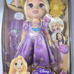 Disney Ultimate Princess Celebration Magic in Motion Rapunzel Feature Doll  