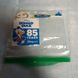 Disney Store Donald Duck 85 Years Collectible Key Opening Ceremony NWT