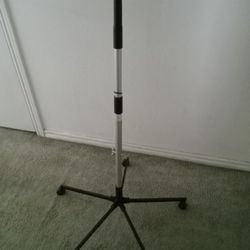 Light Weight Iv Stand On Wheels