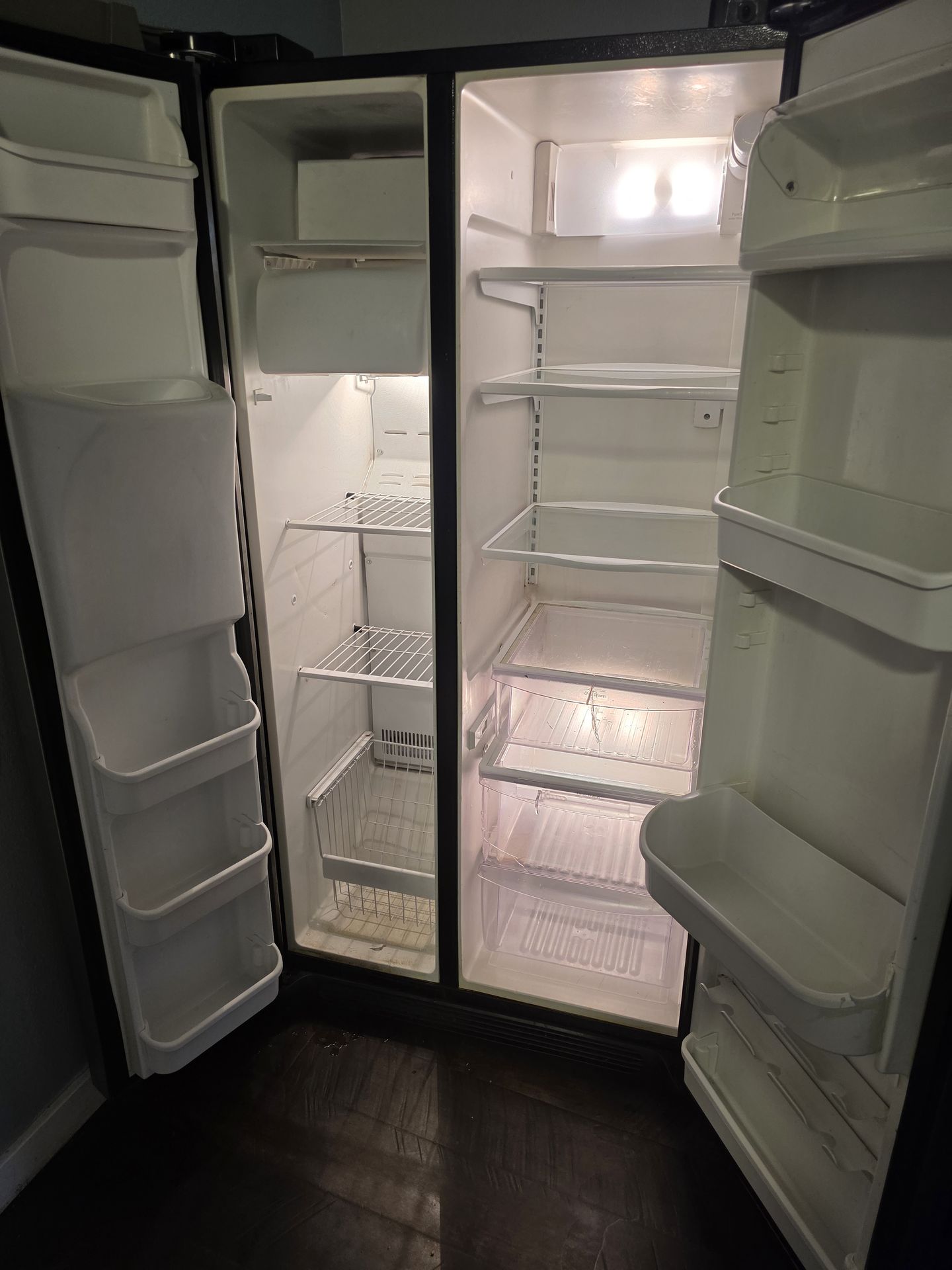 Refrigerator