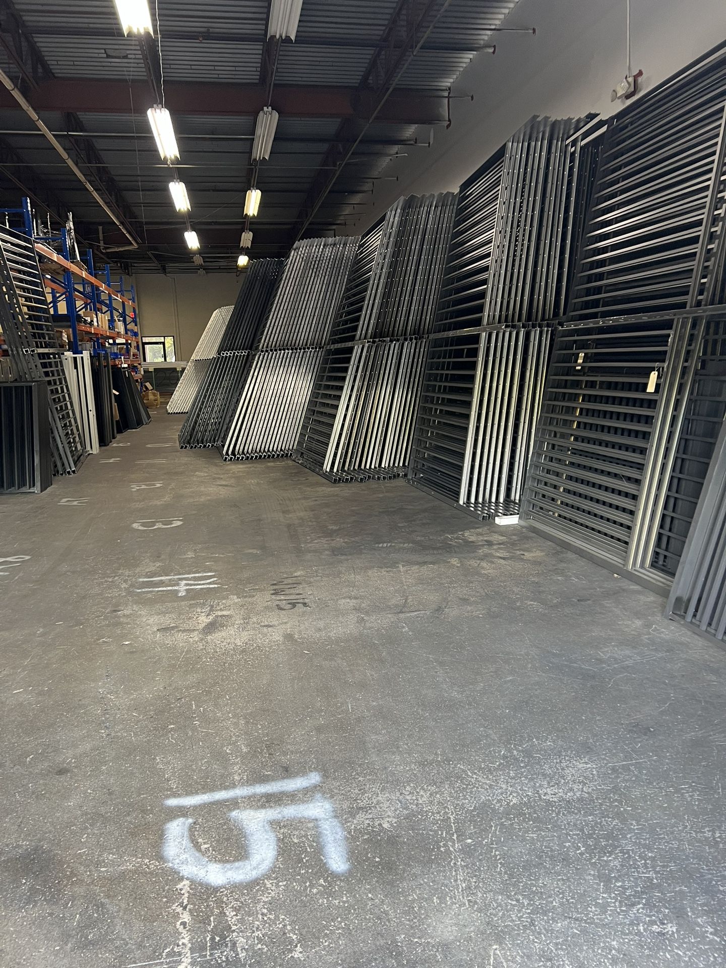 aluminum fence (i.n.s.t.a.l.l.a.t.i.0.n)
