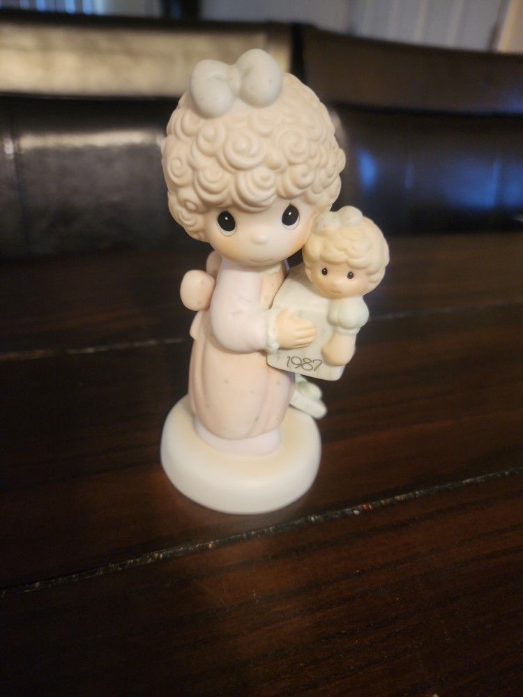 PRECIOUS MOMENTS FIGURINE