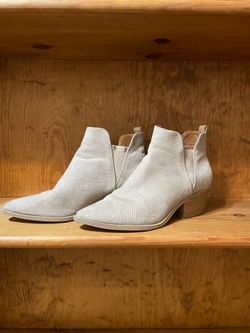 Universal thread target brand women’s boot size 9 - 3$