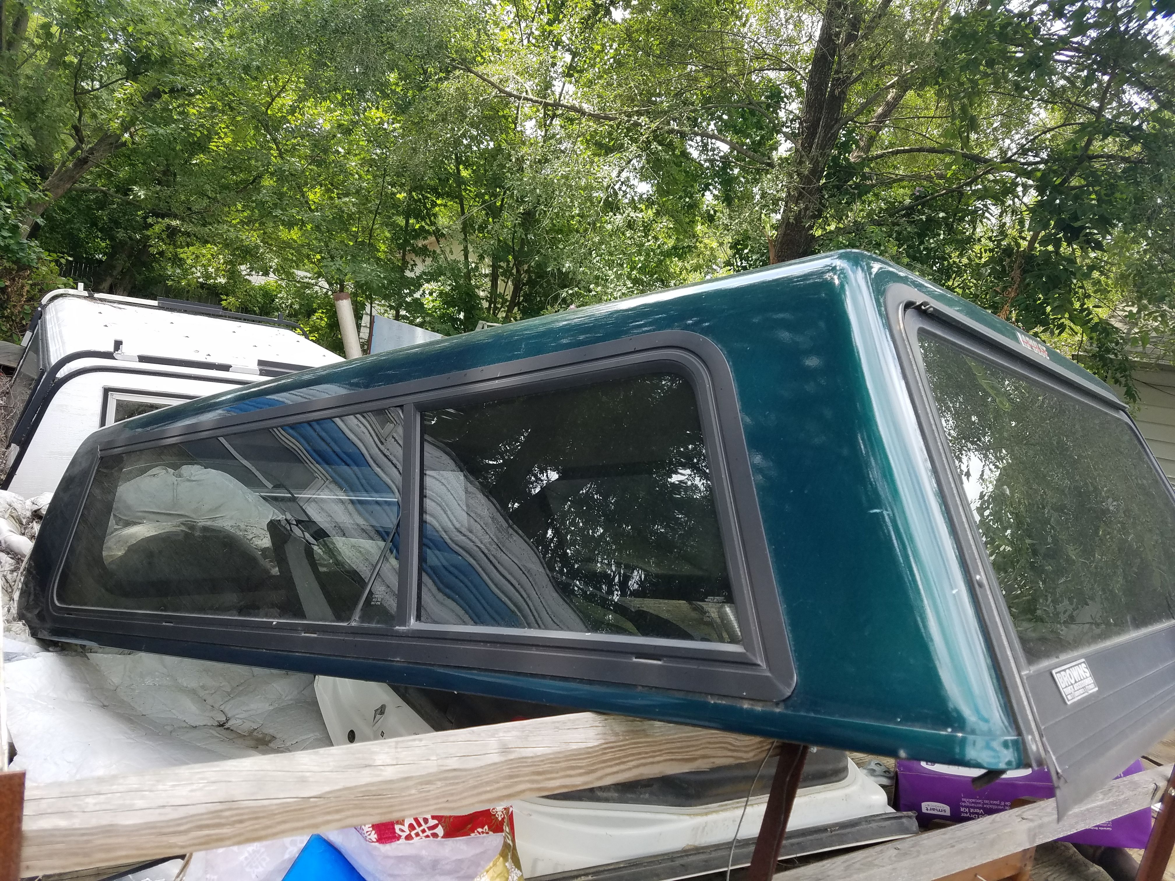 Chevy S10 topper green