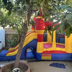 SereneLife Inflatable Jumping Castle