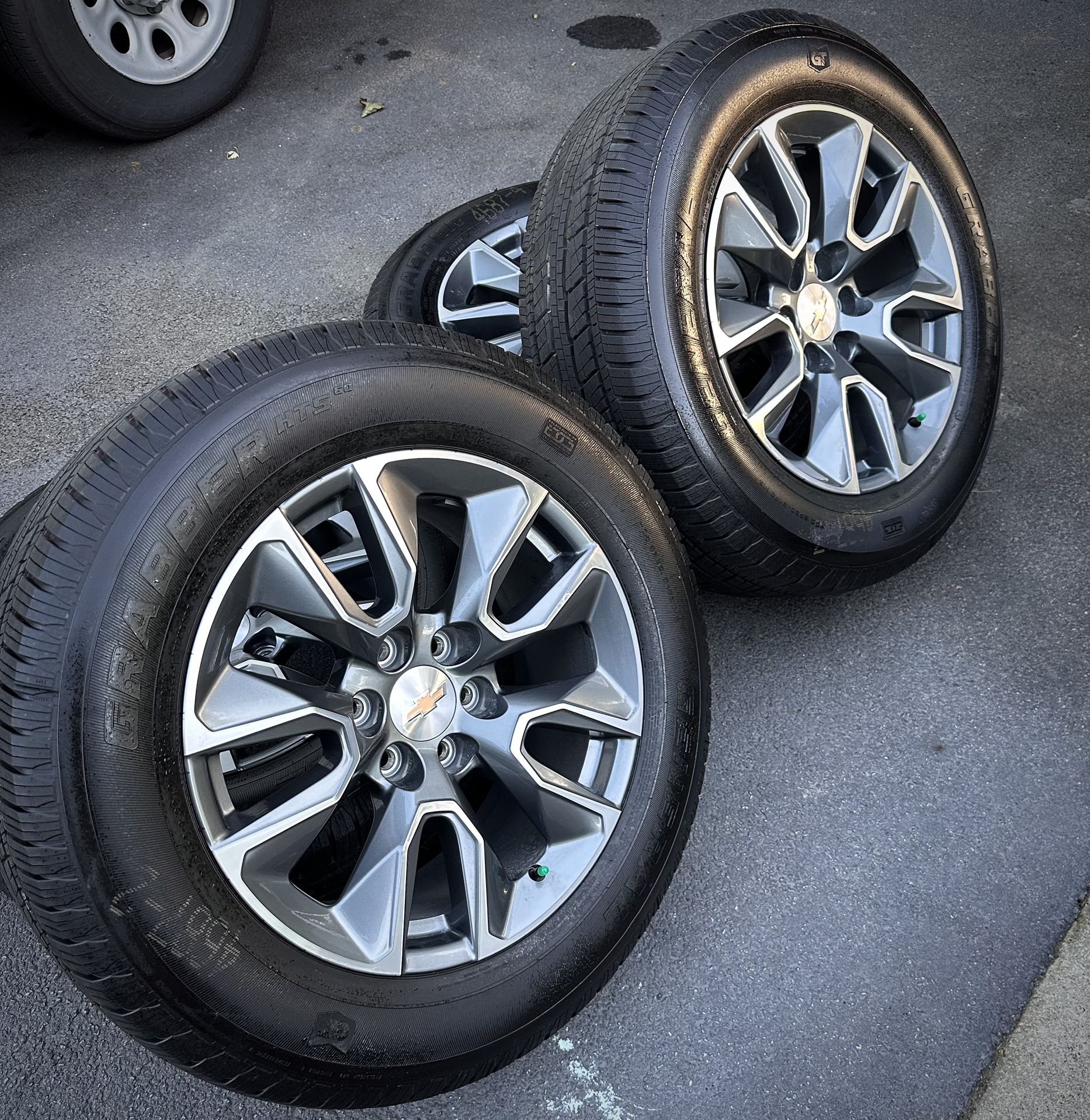 New 20" Inch Oem Chevy Silverado 1500 Tahoe Suburban Wheels Rims 275/60/20 General Tires Hablo Español $1,650