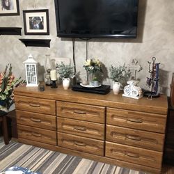 Solid 9 Drawer Dresser