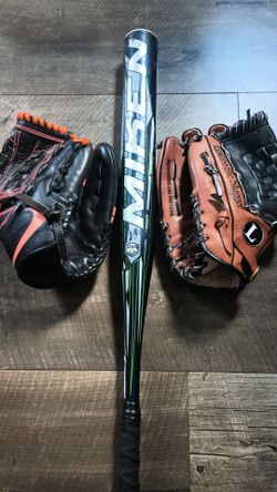 Softball bat Mike and glove