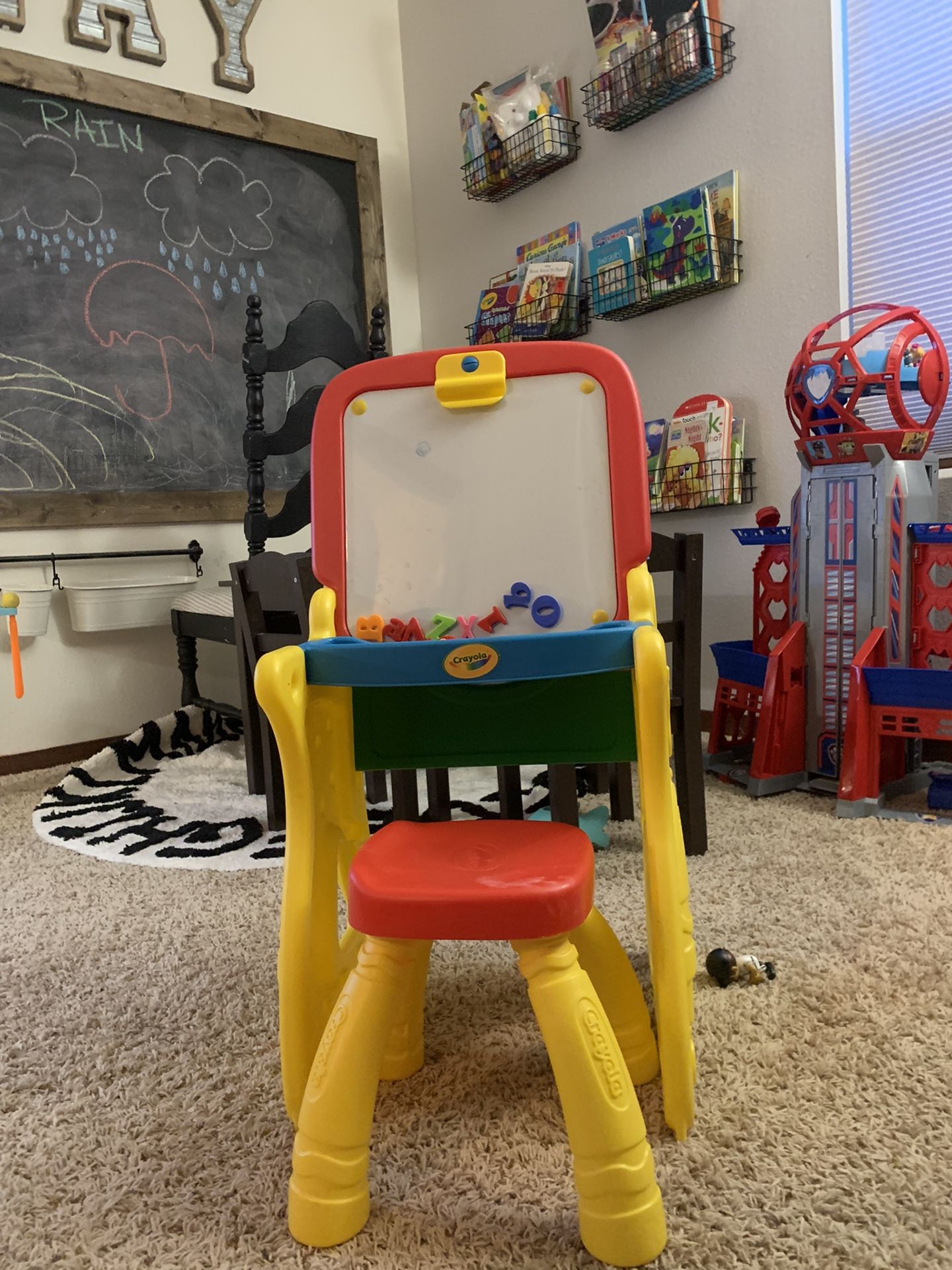 Crayola Fold and Go Art Studio