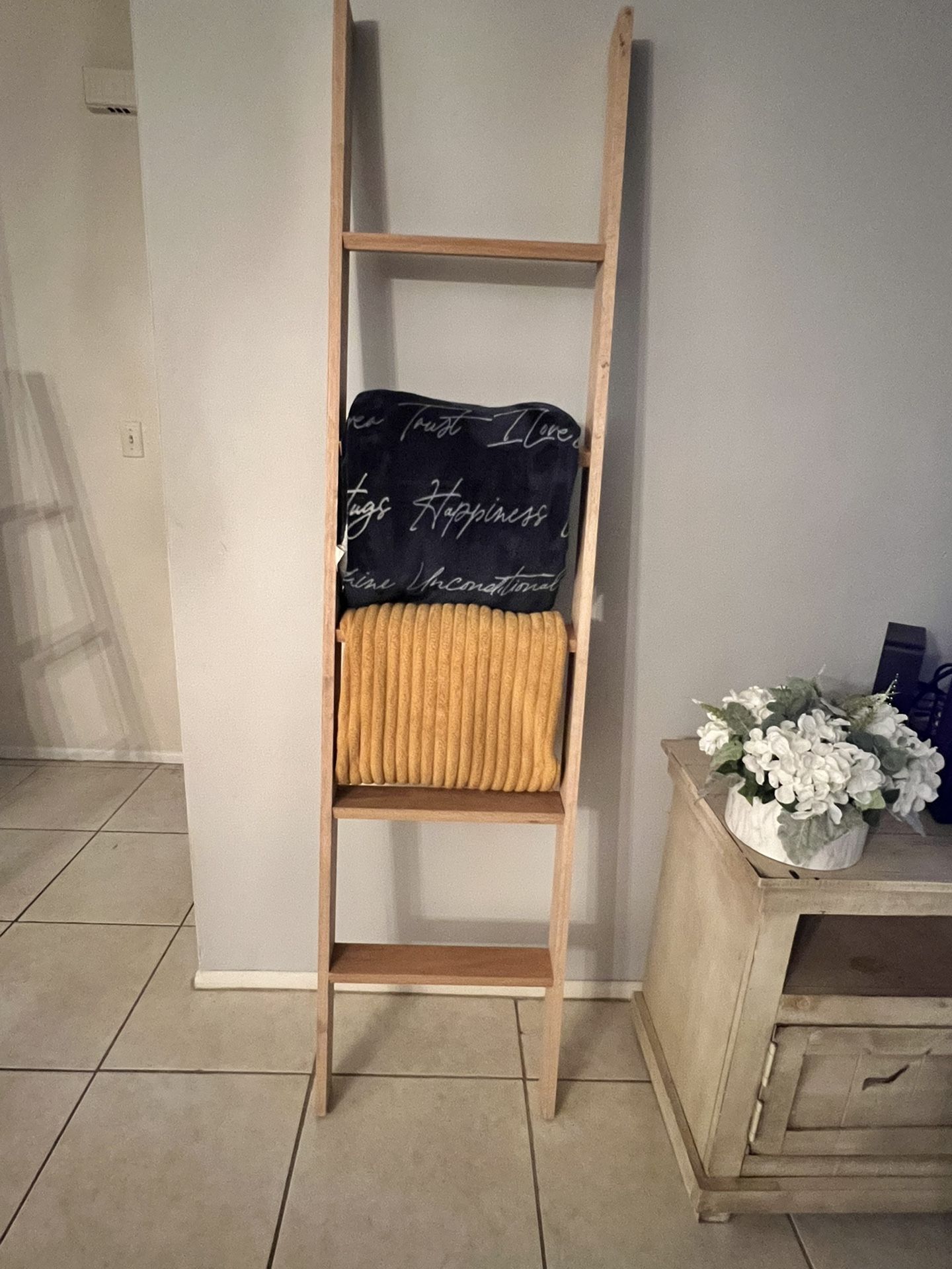 Blanket Ladder Rack (Handmade - Hardwood) 5 Rungs