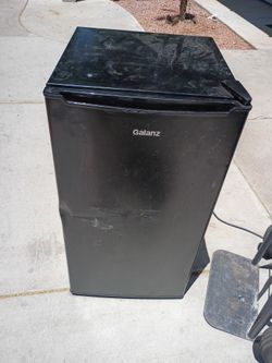 Galanz Mini Fridge