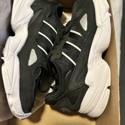 Women’s Adidas 6.5 NIB