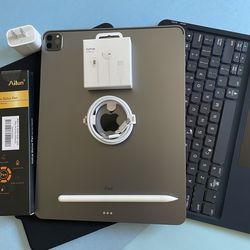 Apple IPad Pro 12.9” 5th Generation (M1 chip/ Face ID/2021) 128GB with pen, keyboard & Accessories