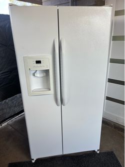 Refrigerator white General Electric