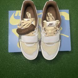 Travis Scott Nike zoom field Jaxx light chocolate brand new with box and laces size 8.
