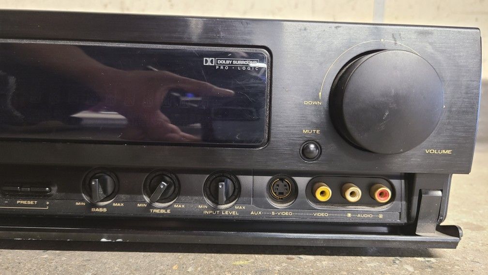 Marantz AV-600 Amplifier