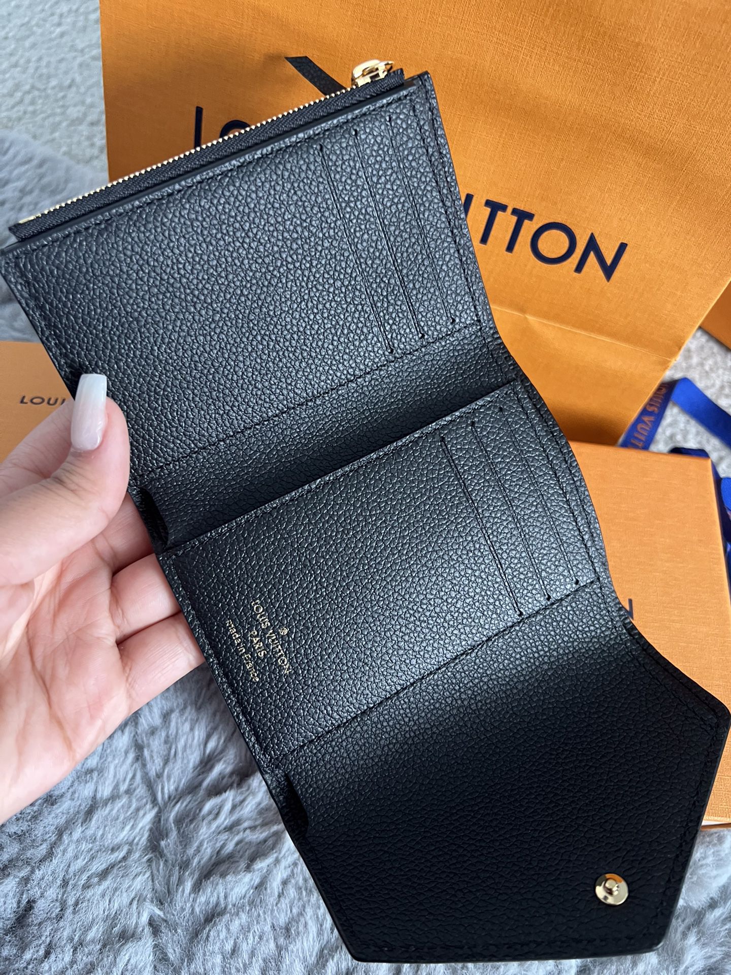 Reference] Authentic LV Victorine Wallet : r/WagoonLadies