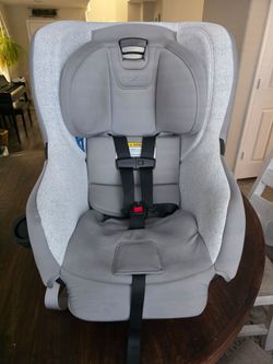 Nuna rava Convertible Car Seat Gray