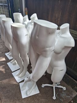 FEMALE MANIQUIES