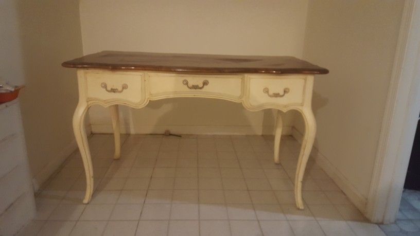 Ethan Allen Vintage Vanity