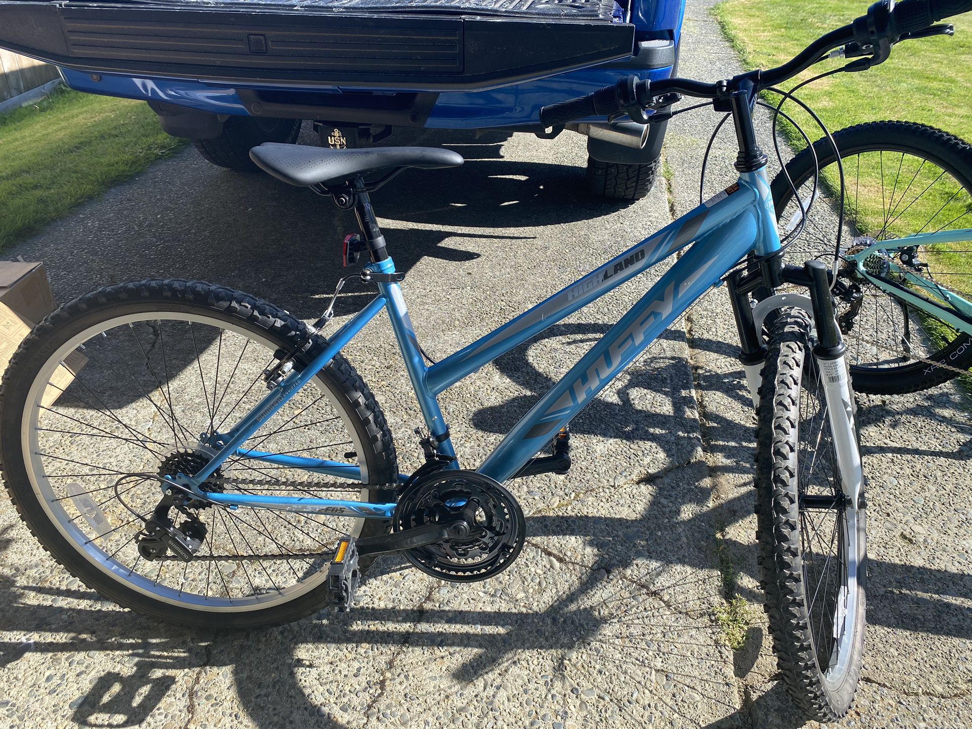 Huffy Women’s Light Blue Mountain Bike Size 26”