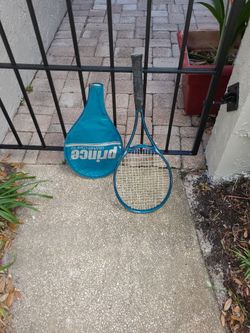 Tennis racquet