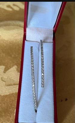 Like New 925 Sterling Silver (plata) Genuine Small Diamonds 6/7” Bangle SALE  $ 320  O.B.O 🍀