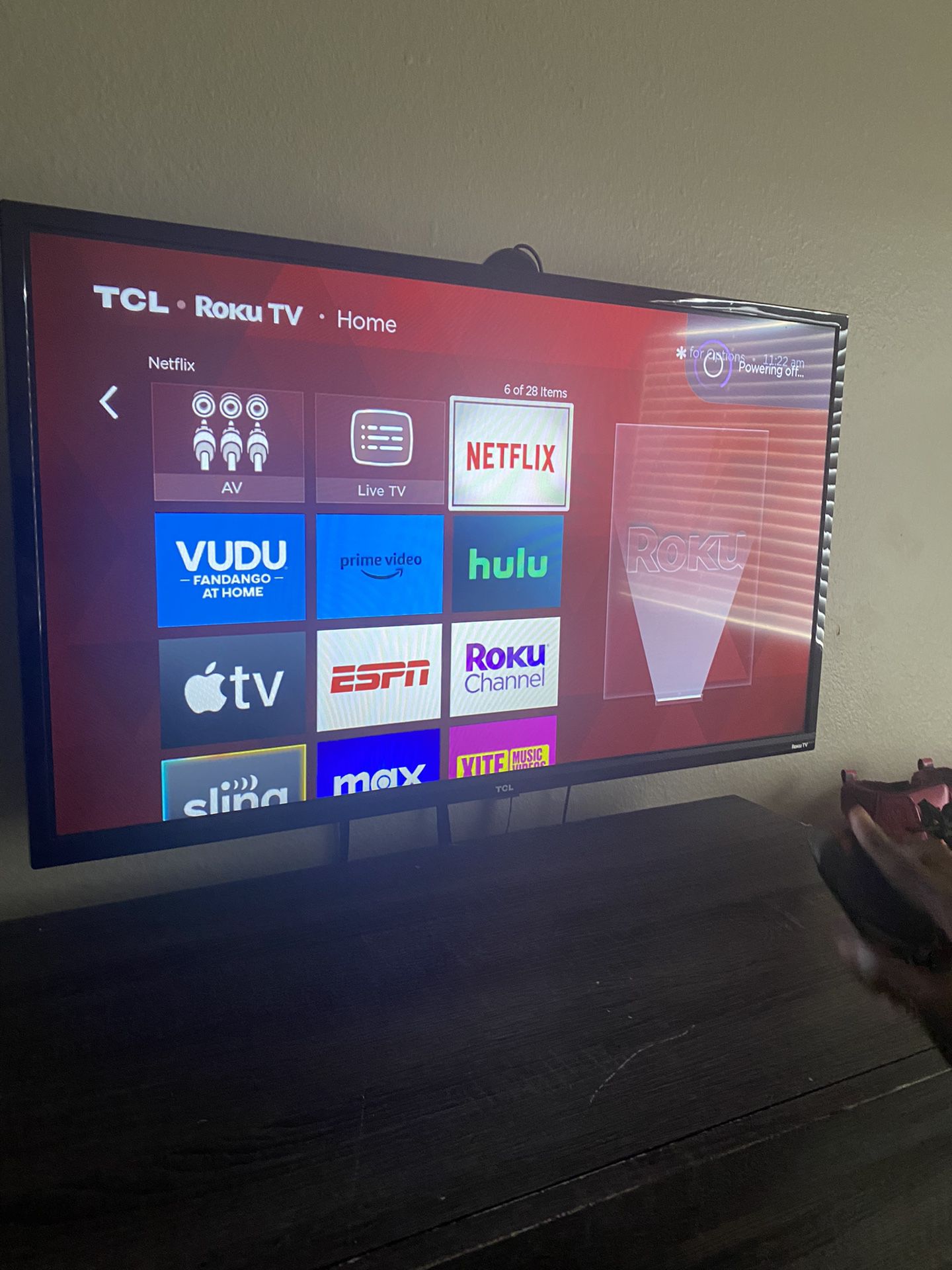 32 Inch TCL Roku TV With Mount
