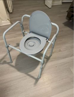 Medical porta potty