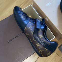 Louis Vuitton (41) US 8