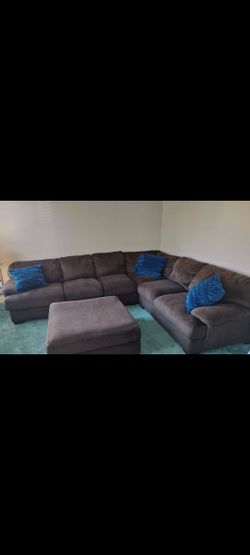 Sectional Set