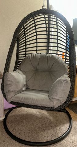 Indoor/ Outdoor Swinging Chair.