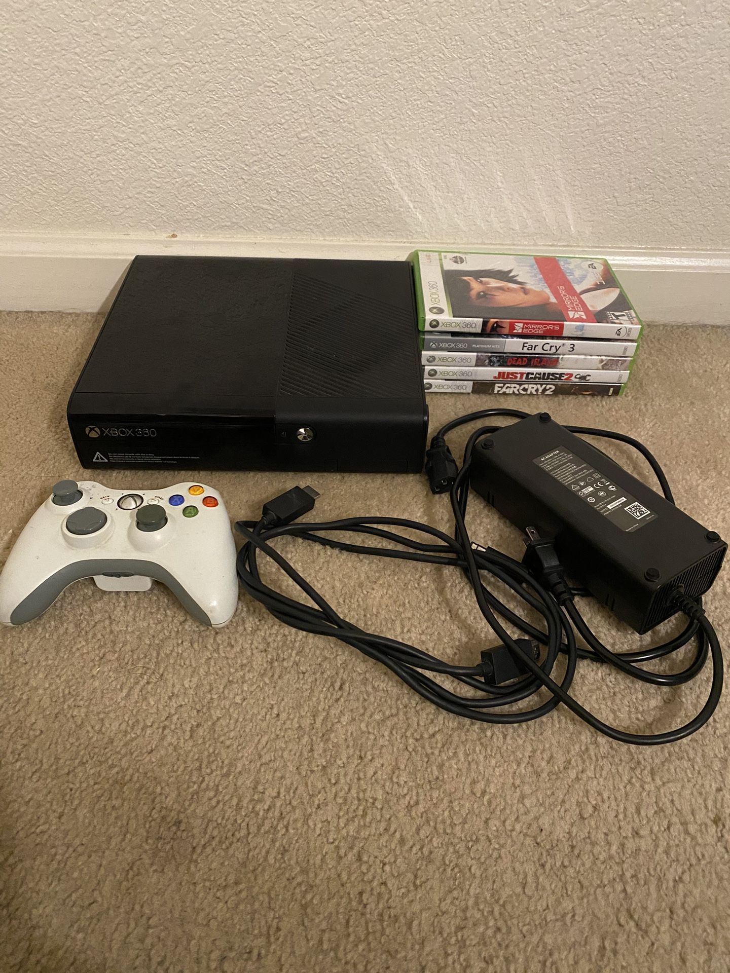 Xbox 360 Slim 320GB Bundle
