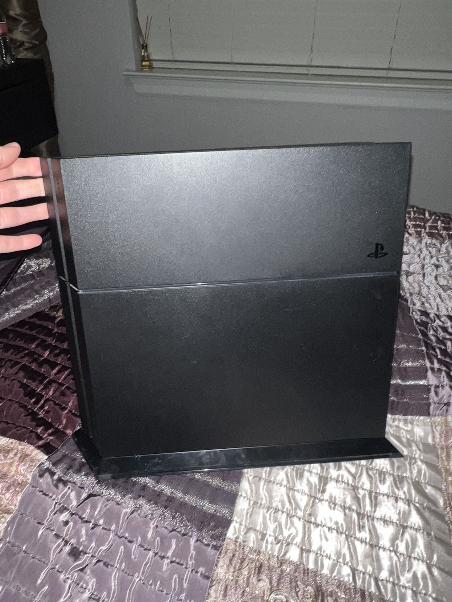 PS4 ORIGINAL BUNDLE WITH GAMES & CONTROLLERS