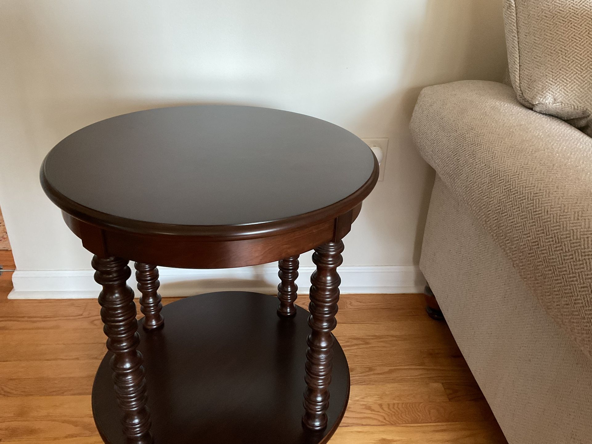 Solid Wood End Table. Brand New Condition!