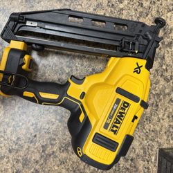 Dewalt 16 GA Angle Cordless Nail Gun