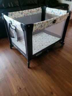 Graco collapsible playpen