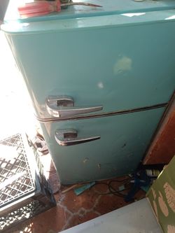 Selling my 1.5 c small refrigerator