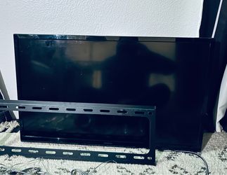Insigna TV with mount