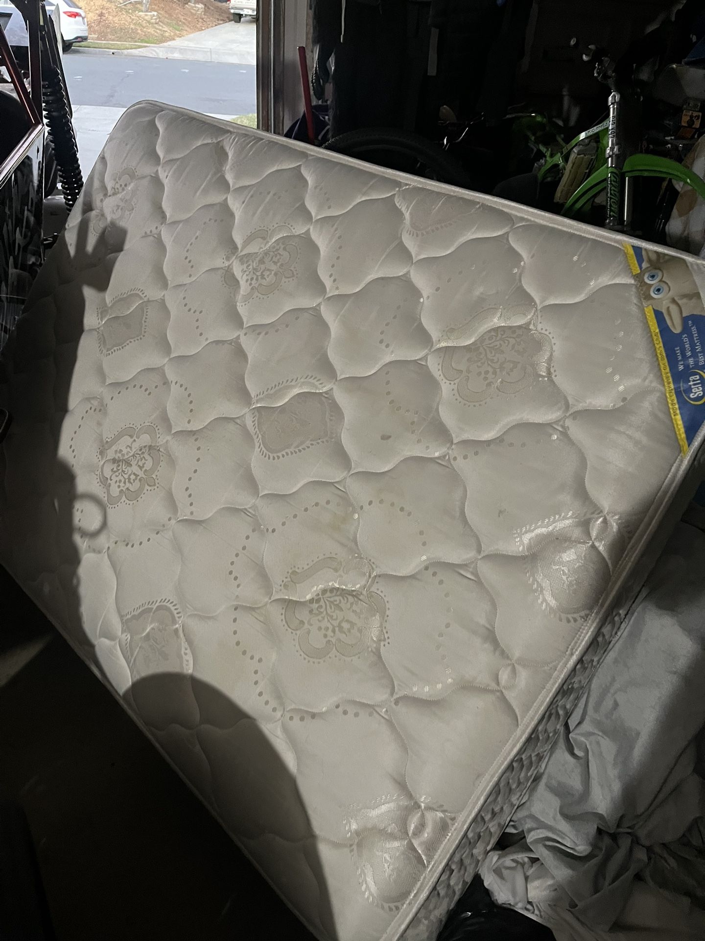 Full Serta mattress