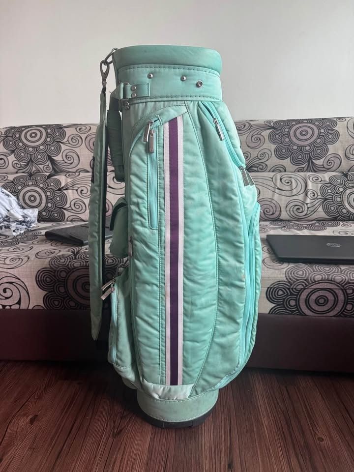 Golf club bag