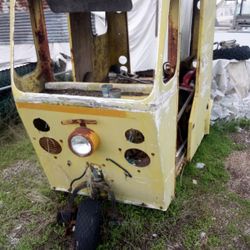Cushman Standard 3 Spd. Three Wheel 