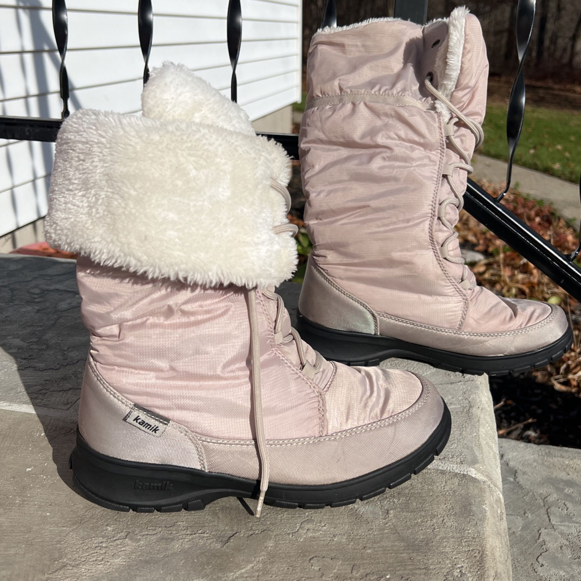 Like New PINK Kamik WeatherProof Women Boots 9! Paid $90